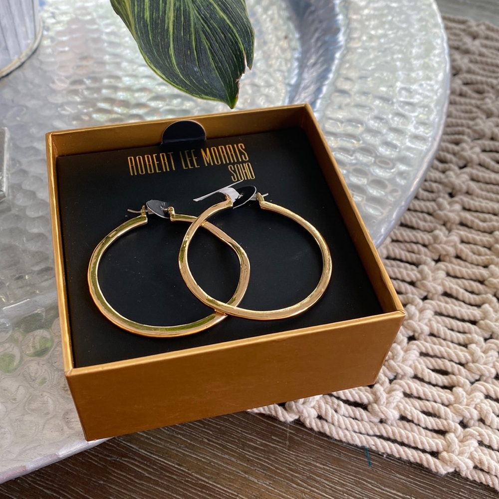 Robert Lee Morris SOHO wavy shape hoop earrings